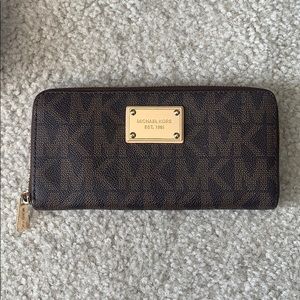 Michael kors wallet